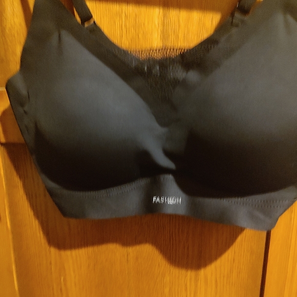 Bras - Picture 2 of 3